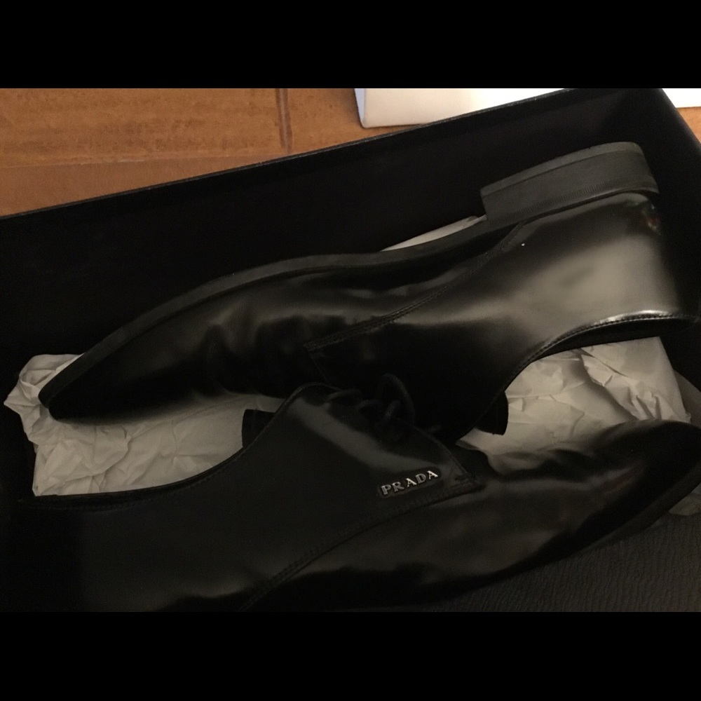 Prada Milano Men’s Oxford SALE for July 4th ONLY